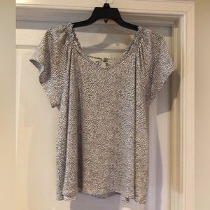 Short sleeve polka dot top